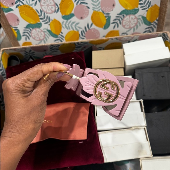 Gucci Oversized Pink Sunglasses - Picture 2 of 2